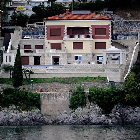 Isabella Apartment